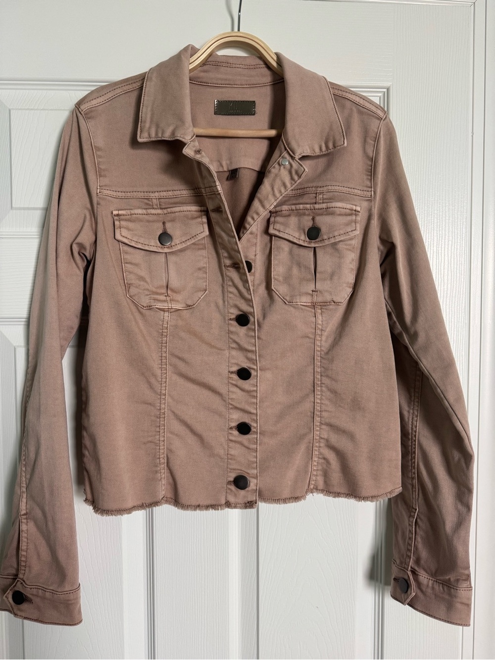 Like-New Kut from the Kloth Kara Denim Jacket Large Dusty Pink Frayed Hem | L - Picture 2 of 11